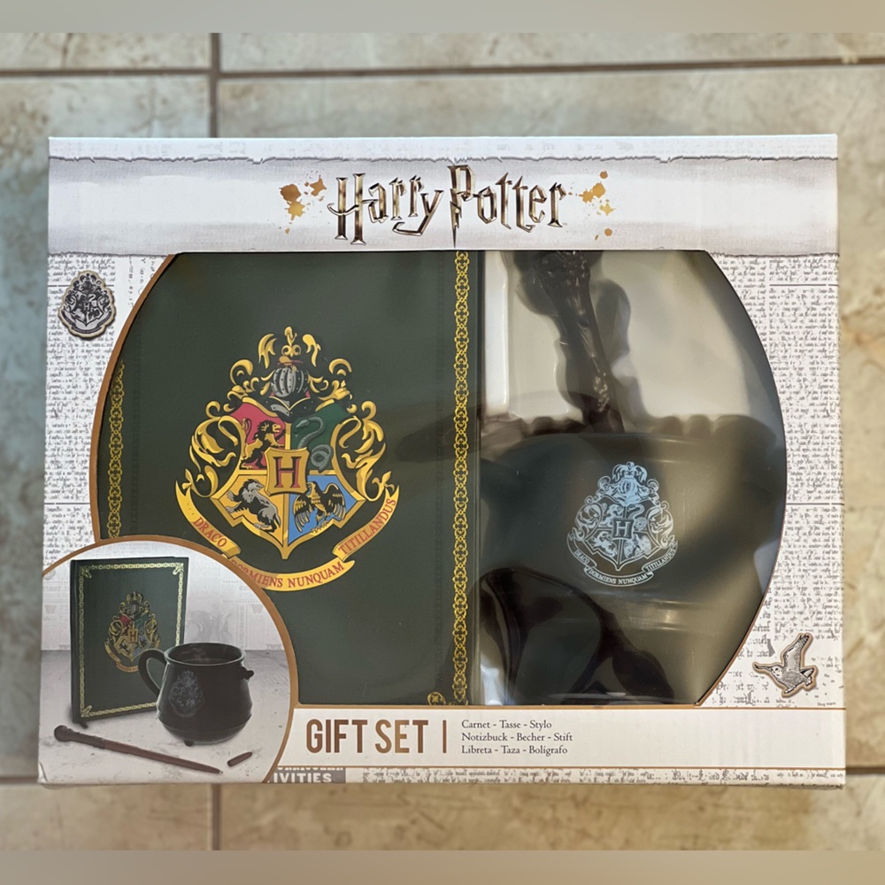 New In Box Harry Potter Gift Set.